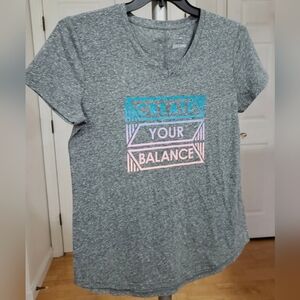Tek Gear Gray Short Sleeve Athletic "Create Your Balance" Graphic Tee XS